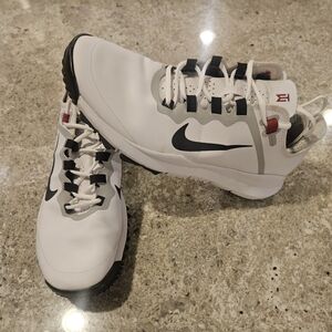 Nike Mens TW Tiger Woods Golf Shoe